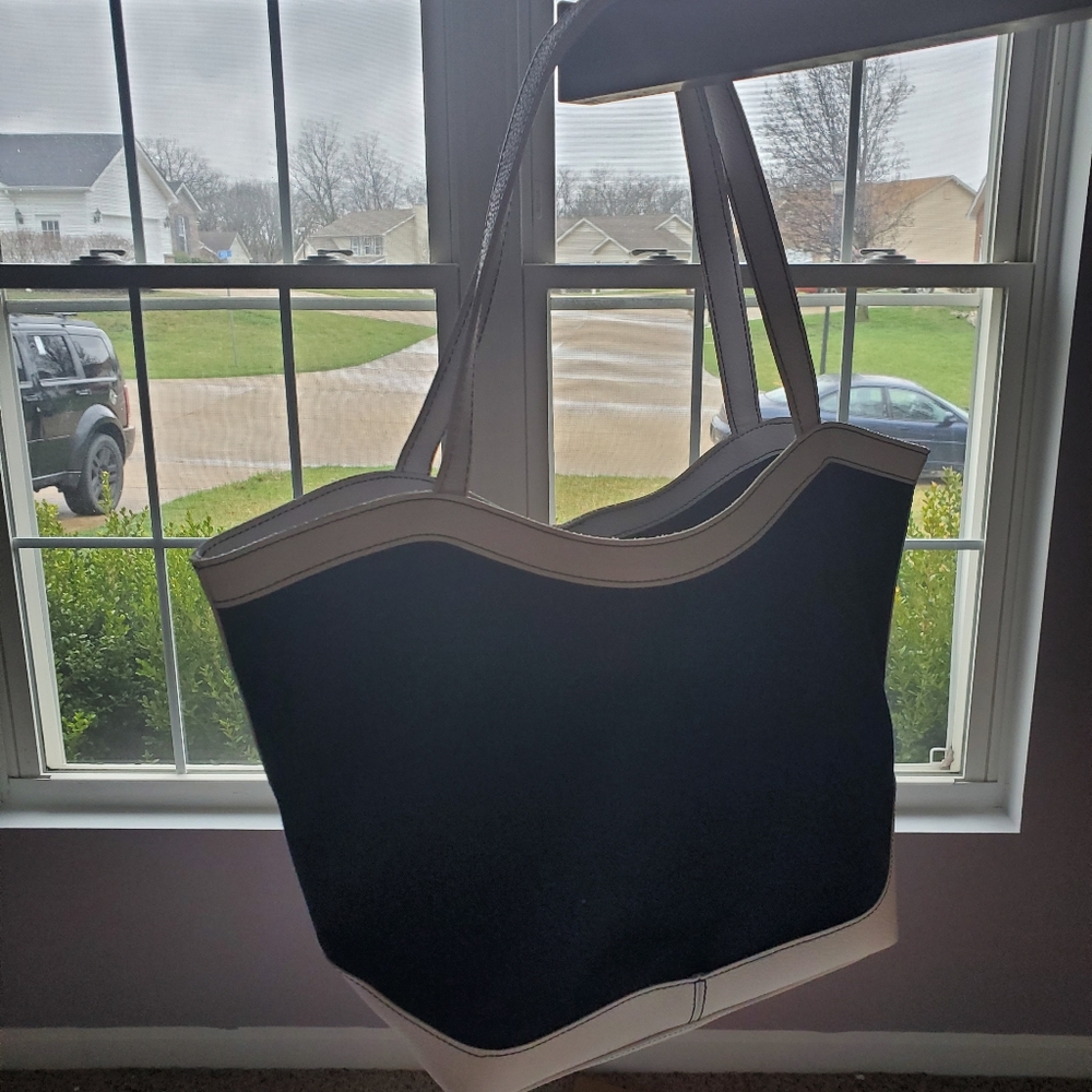 Blue and white tote